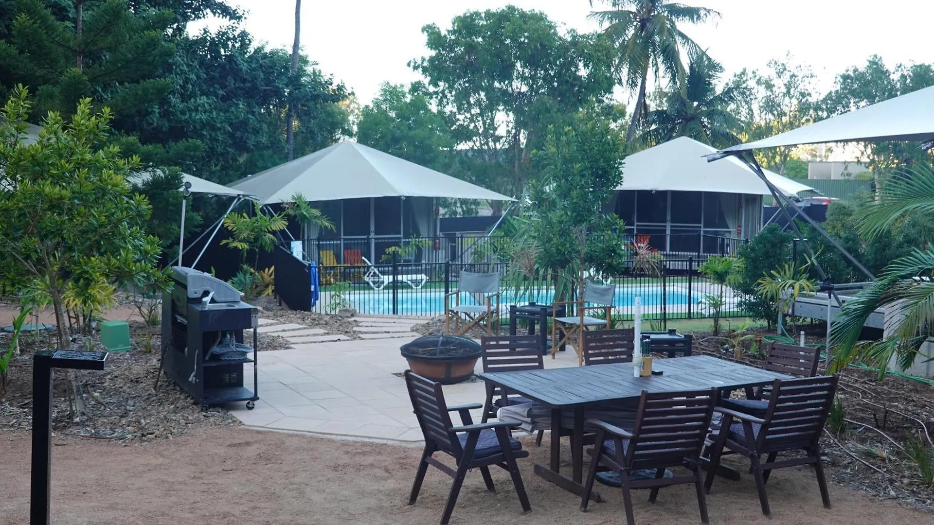 King Safari Tent 3 Nelly Bay Apart Otel